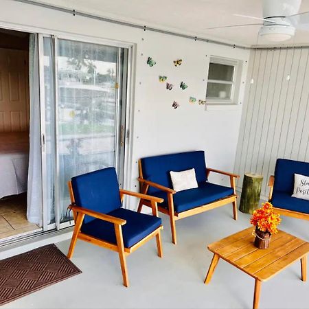 Cozy Home With One Bedroom เคปคอรัล ภายนอก รูปภาพ