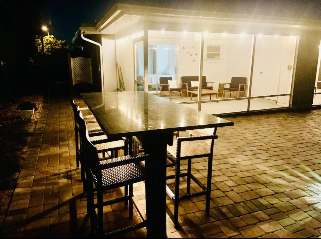 Cozy Home With One Bedroom เคปคอรัล ภายนอก รูปภาพ