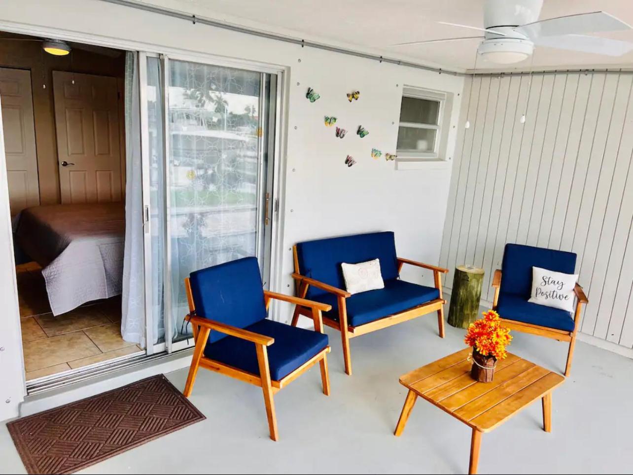 Cozy Home With One Bedroom เคปคอรัล ภายนอก รูปภาพ