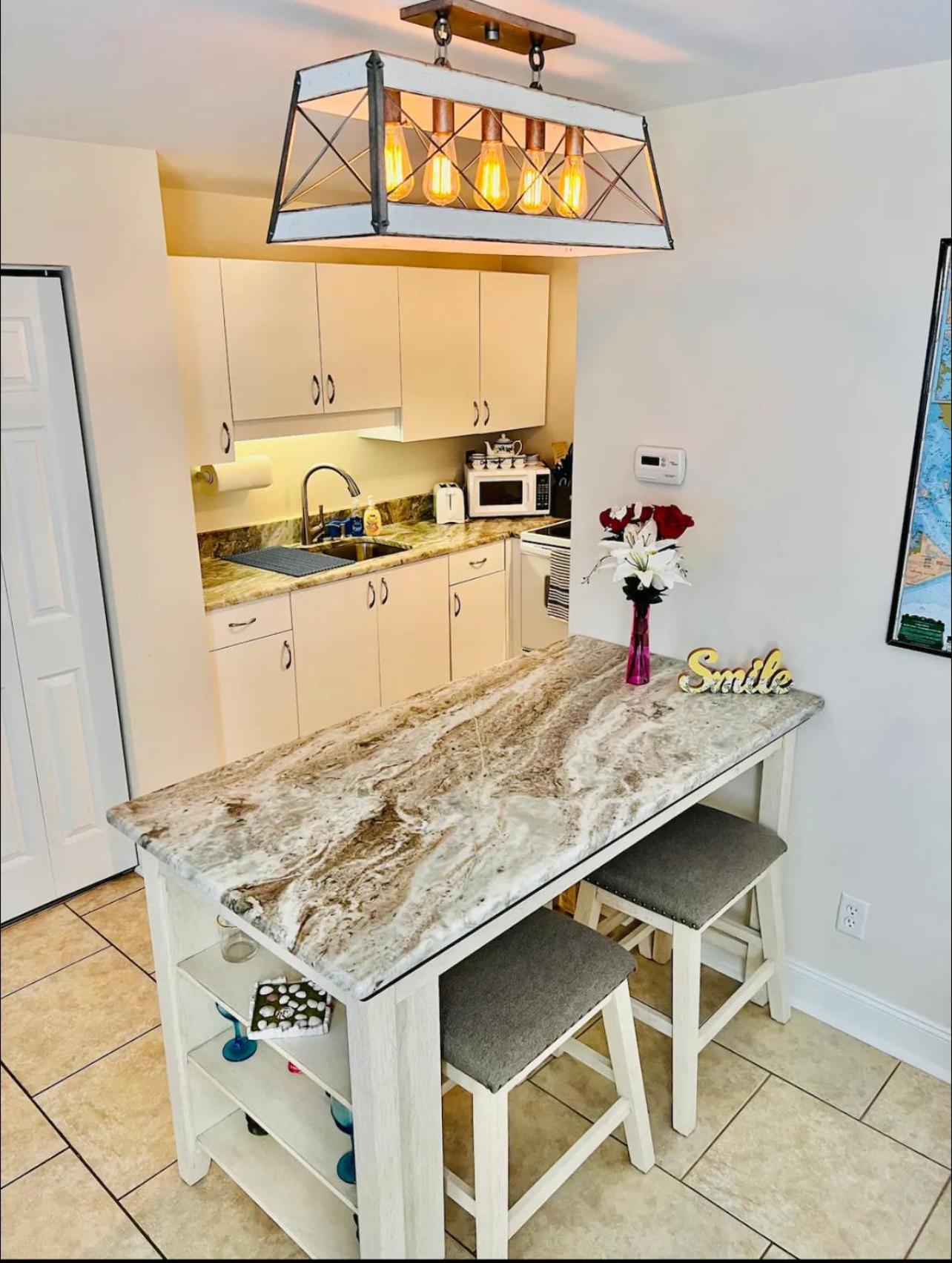 Cozy Home With One Bedroom เคปคอรัล ภายนอก รูปภาพ